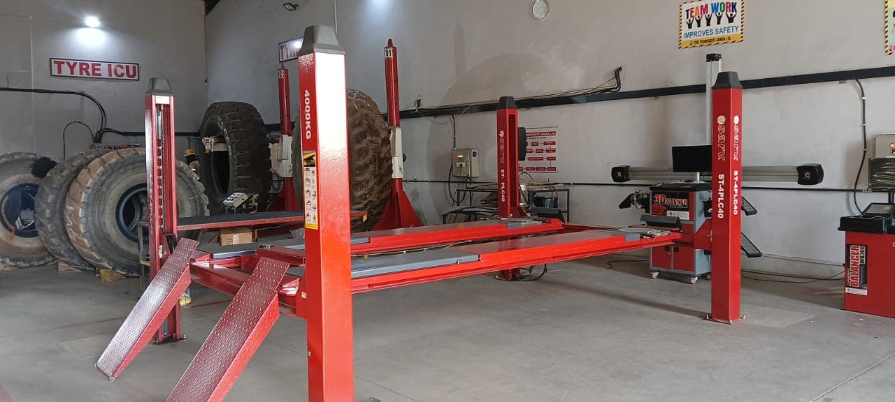 Tyre workshop and management office