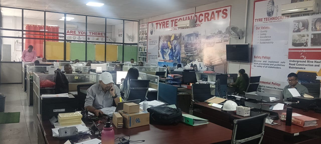 Tyre workshop and management office